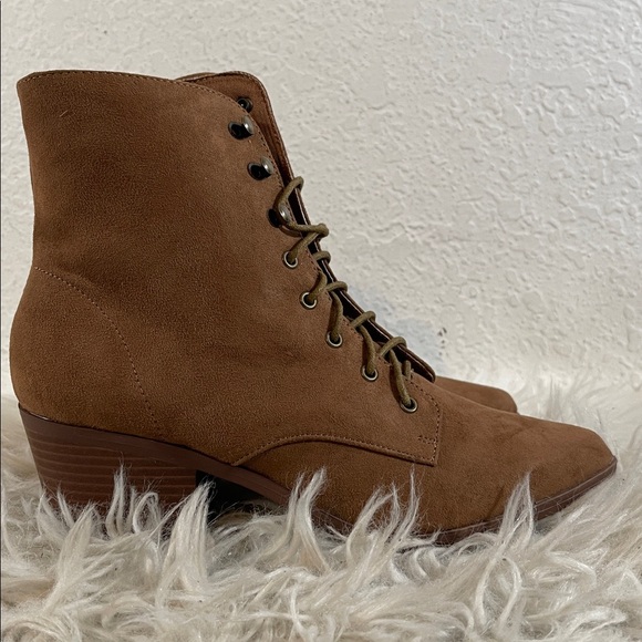 LULUS Montie Brown Suede Lace-Up Ankle Boots Booties 
Size 7 NEW - Picture 3 of 12
